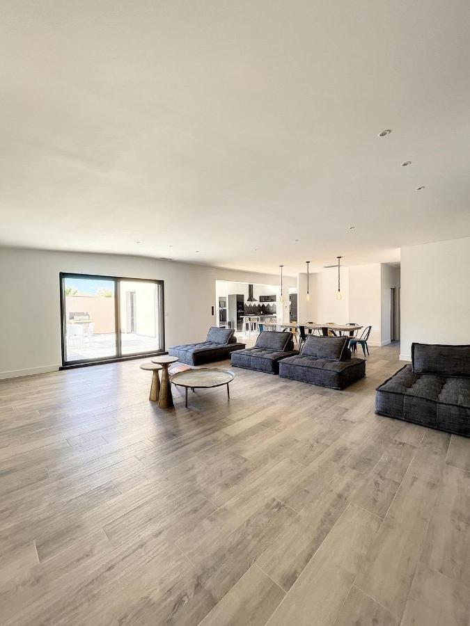 Villa 400m2 piscine intérieure chauffée Agde Exterior foto