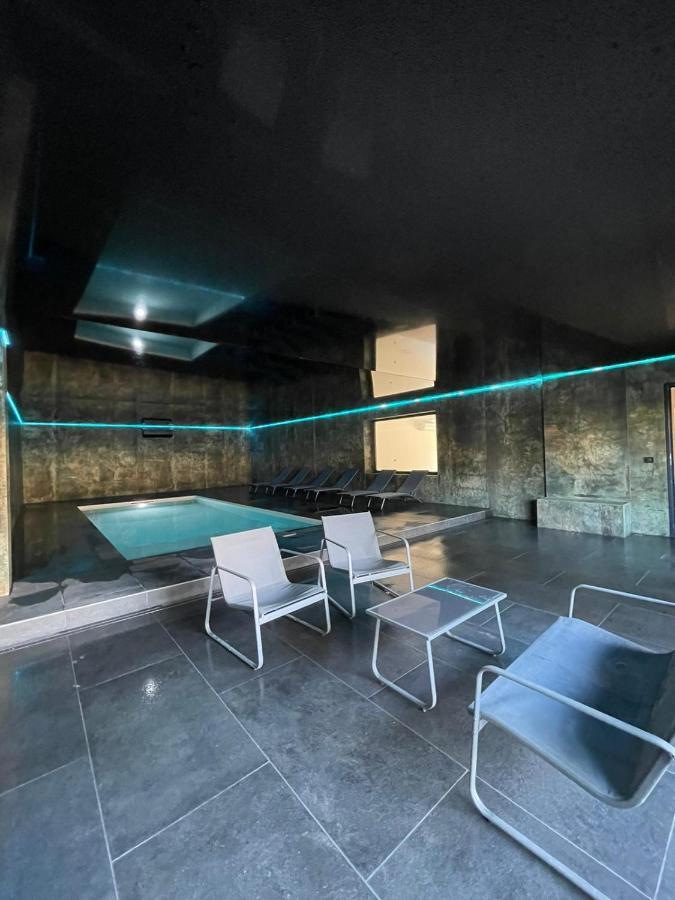 Villa 400m2 piscine intérieure chauffée Agde Exterior foto