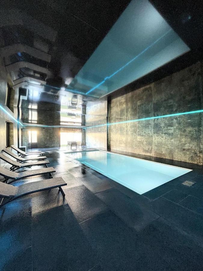 Villa 400m2 piscine intérieure chauffée Agde Exterior foto